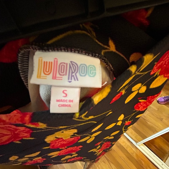 LuLaRoe, Cassie’s pencil skirt, size small, NWT, roses, black and red - Picture 2 of 6